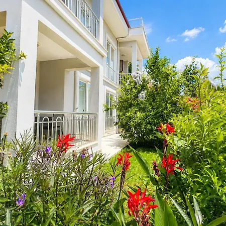 Merkezde Luex Appartement